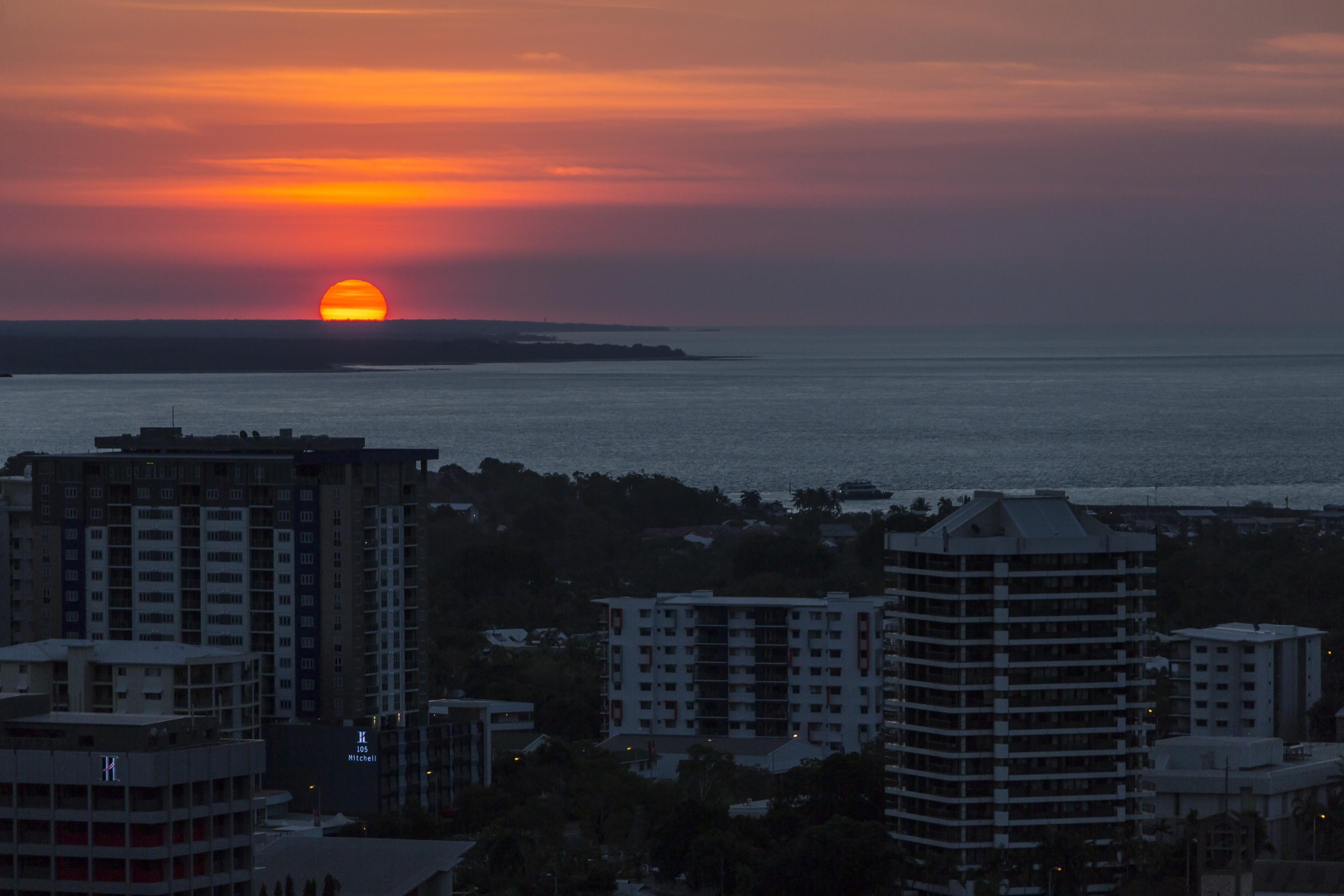 Oaks Darwin Elan Hotel ภายนอก รูปภาพ